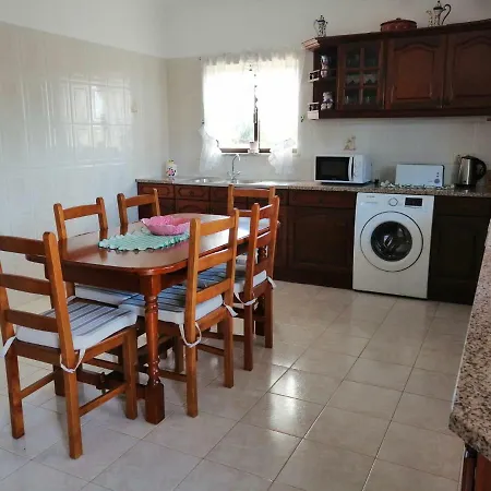 Vivenda Ribeiro * Лагуш