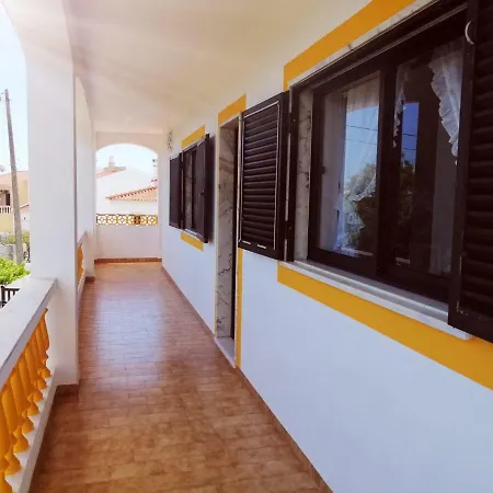 Дом отдыха Vivenda Ribeiro Лагуш