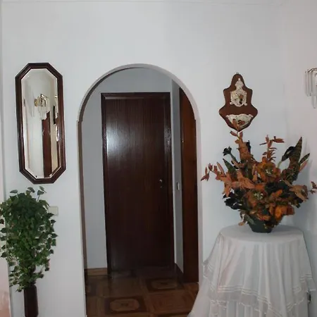 Vivenda Ribeiro * Лагуш